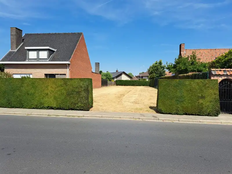 Bouwgrond te koop in Kachtem – 654 m² voor een halfopen gezinswoning foto 6