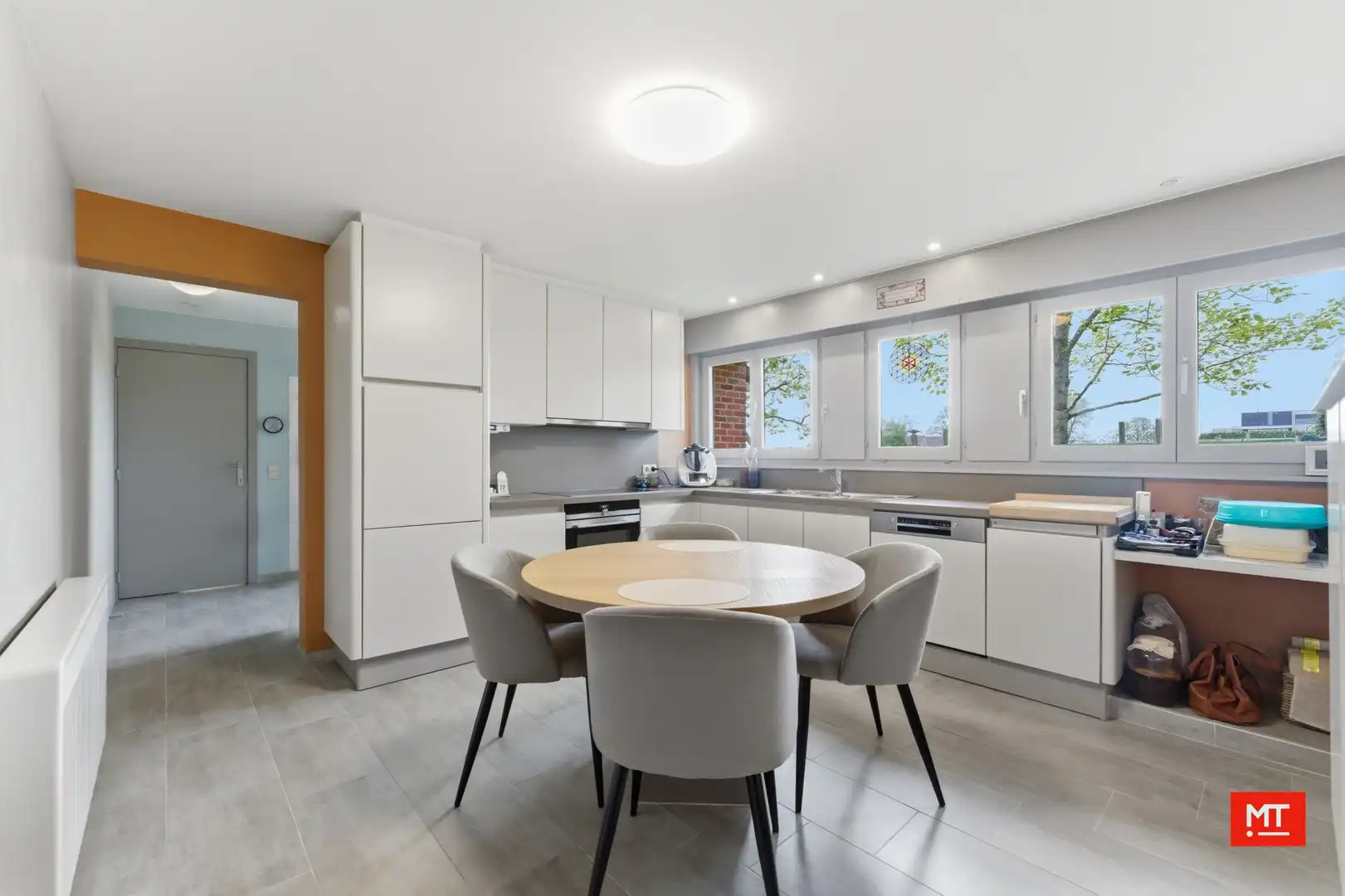 Charmante halfopen woning op een landelijke locatie in Gullegem foto 7