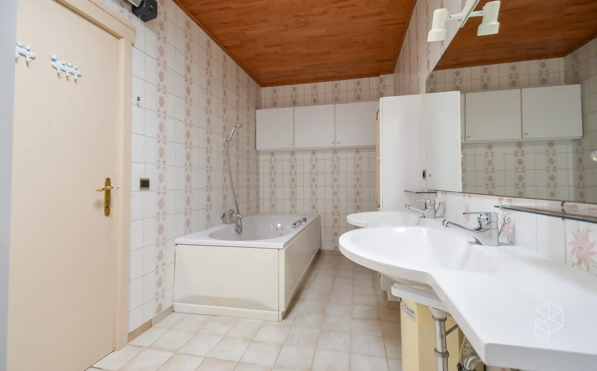 Centraal gelegen gelijkvloerse woning met royale tuin op 1636m² foto 14