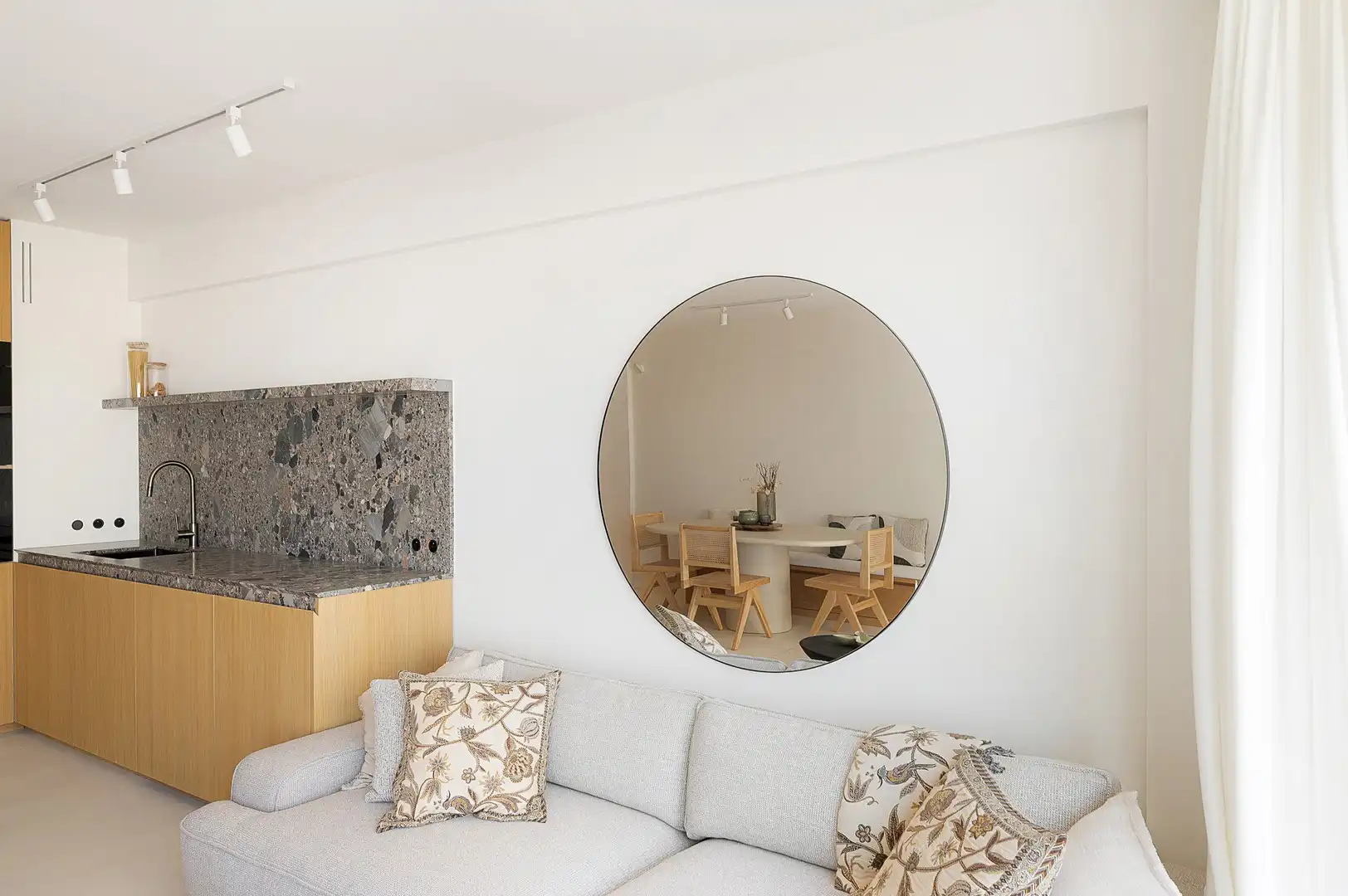 Prachtig zonnig gerenoveerd appartement met zeezicht. foto 11