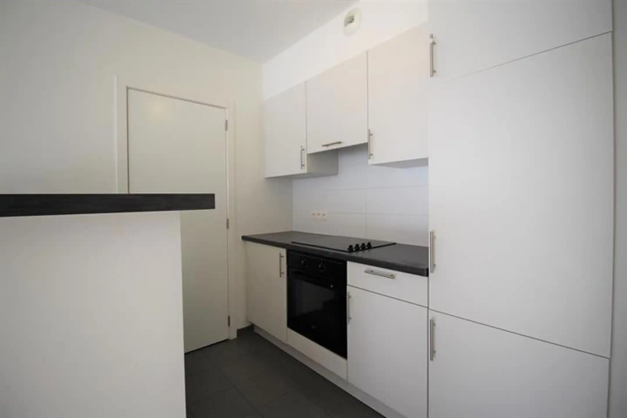 Appartement ±110m² + terras & parking foto 2