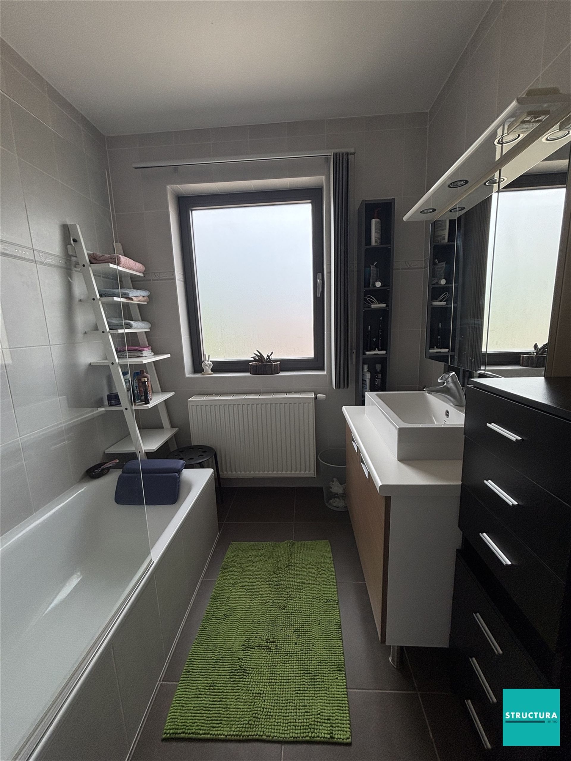 Appartement met twee slaapkamers en terras foto 7