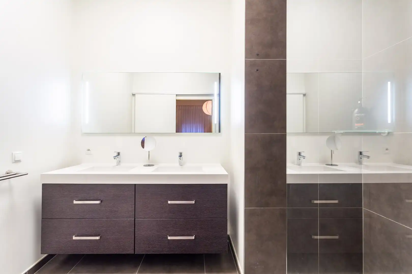 Gemeubeld gelijkvloers met grote buitenruimte op toplocatie foto 18