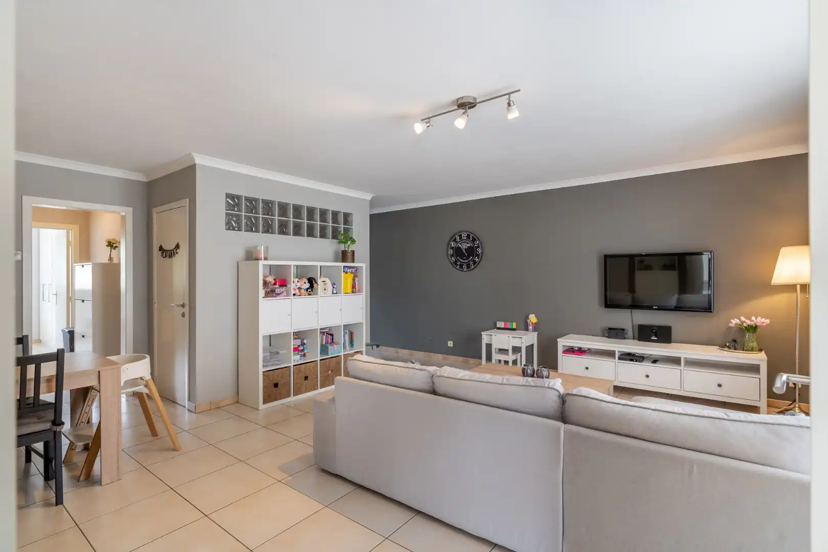 Verzorgd, degelijk en betaalbaar appartement met ruime kelder en inpandige garage foto 5