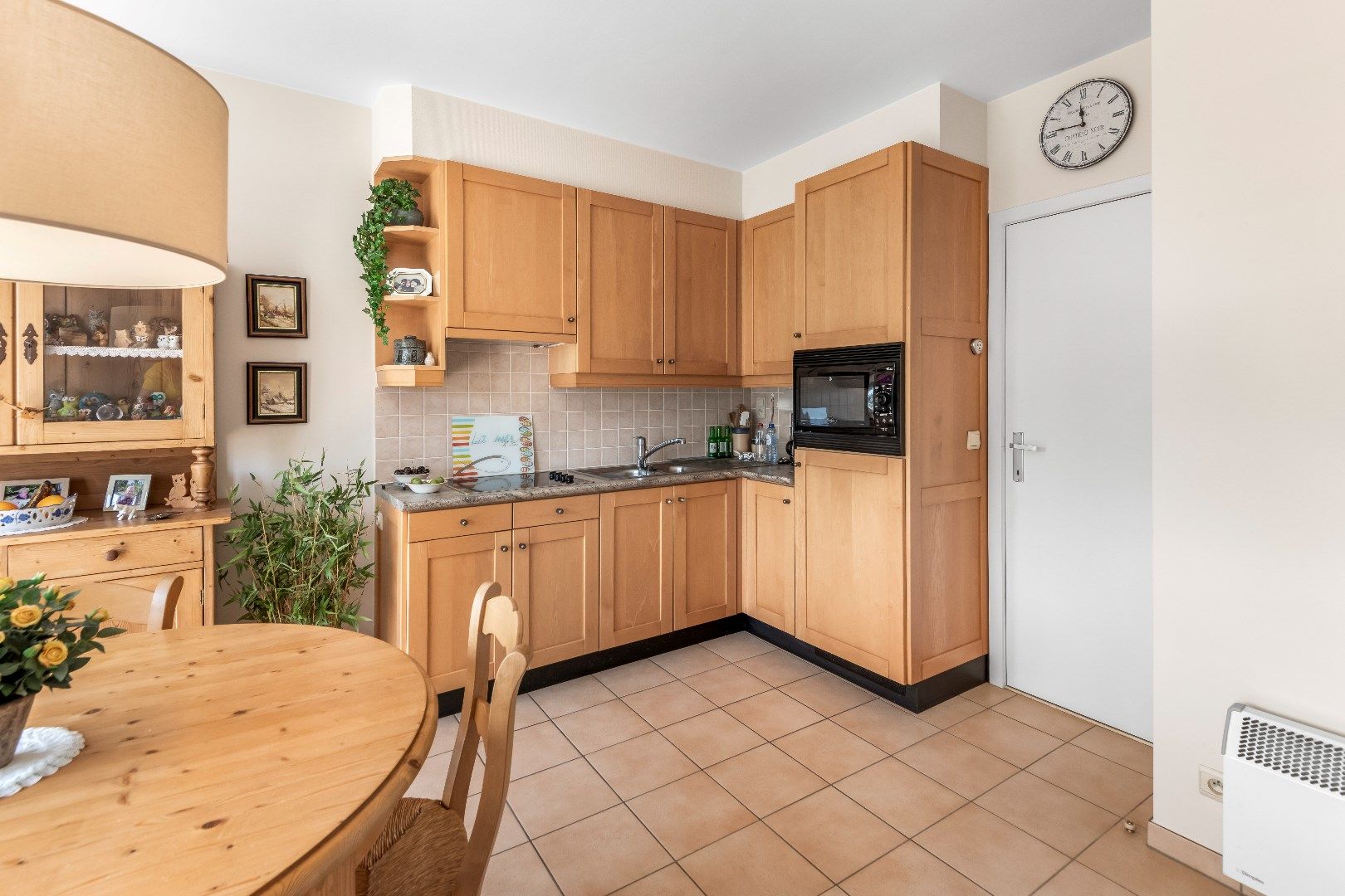 Aangenaam appartement met open groen zicht op de villa's van het Zoute, gelegen vlakbij de Lippenslaan. foto 9