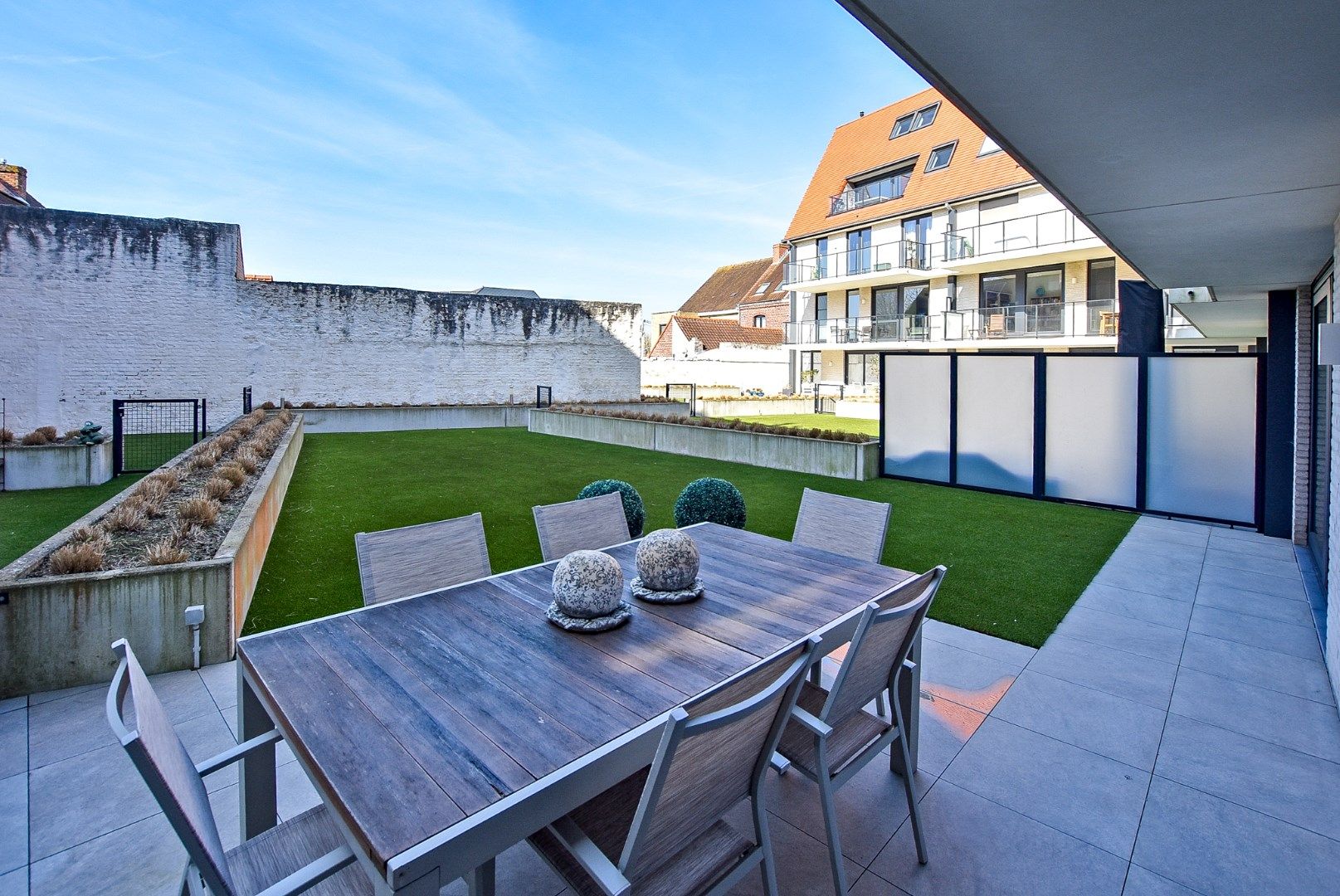 Stijlvol gelijkvloers appartement (2017) met tuin en twee terrassen in Nieuwpoort-Stad foto 4