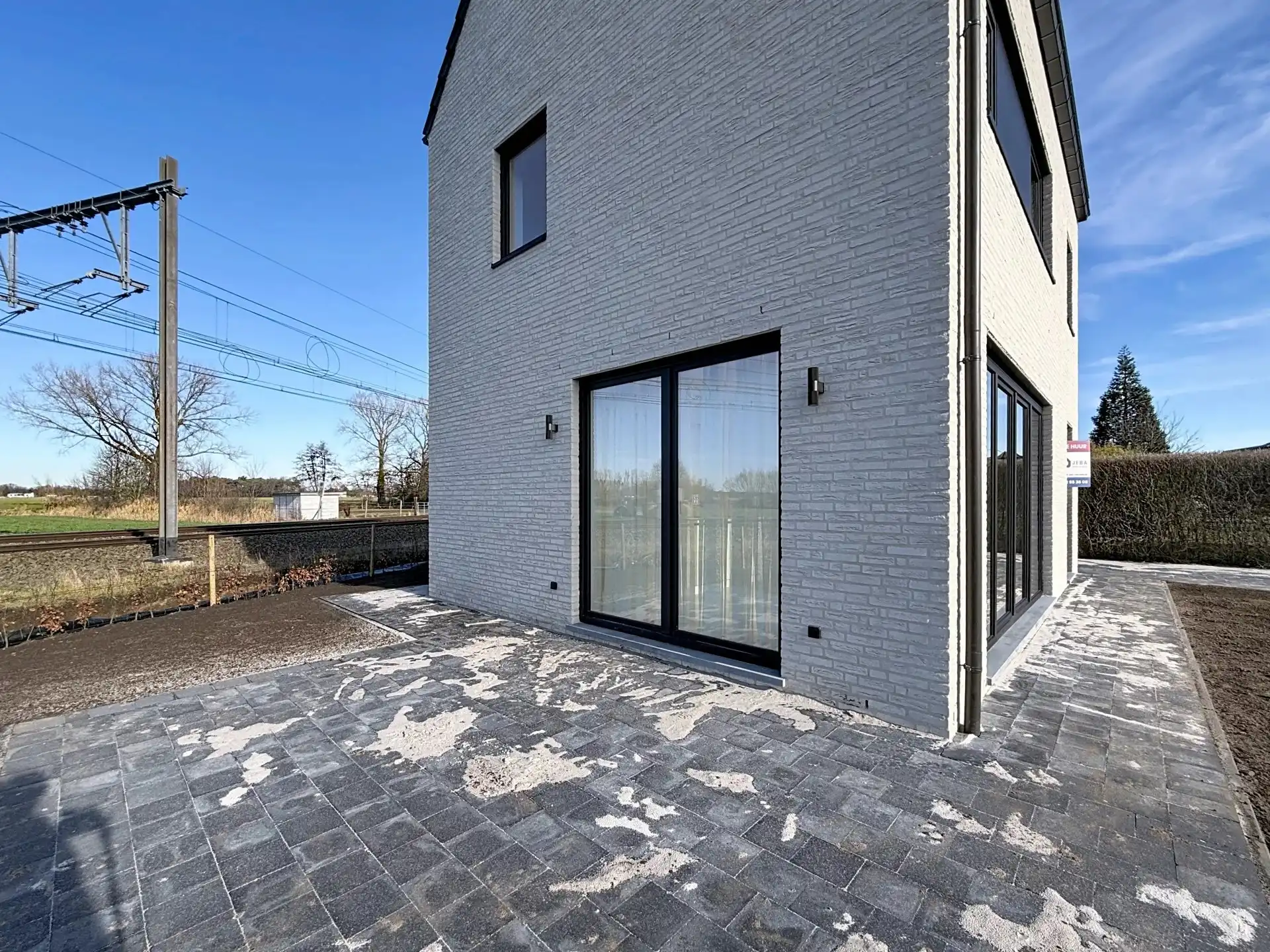 Energiezuinige nieuwbouw woning met 3 slaapkamers en 2 badkamers en omheinde tuin foto 28