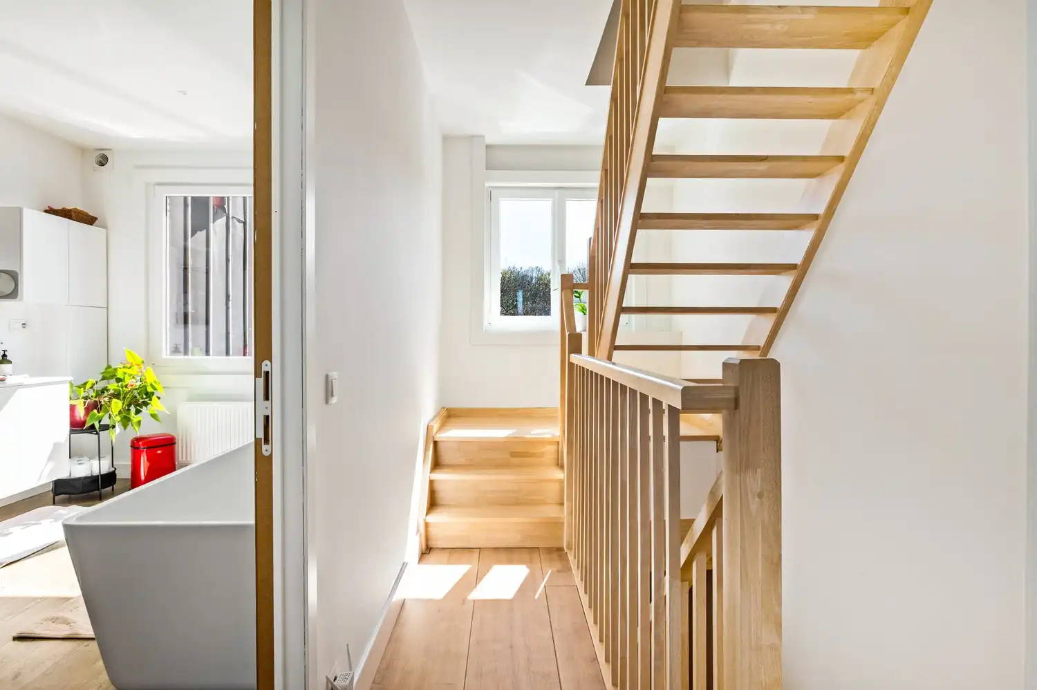 Instapklare gezinswoning met 3 slaapkamers en tuin in Wijnegem foto 8