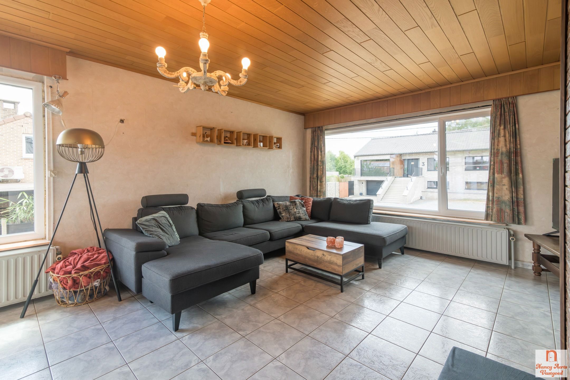 Split-level woning met veel ruimte en potentieel foto 7