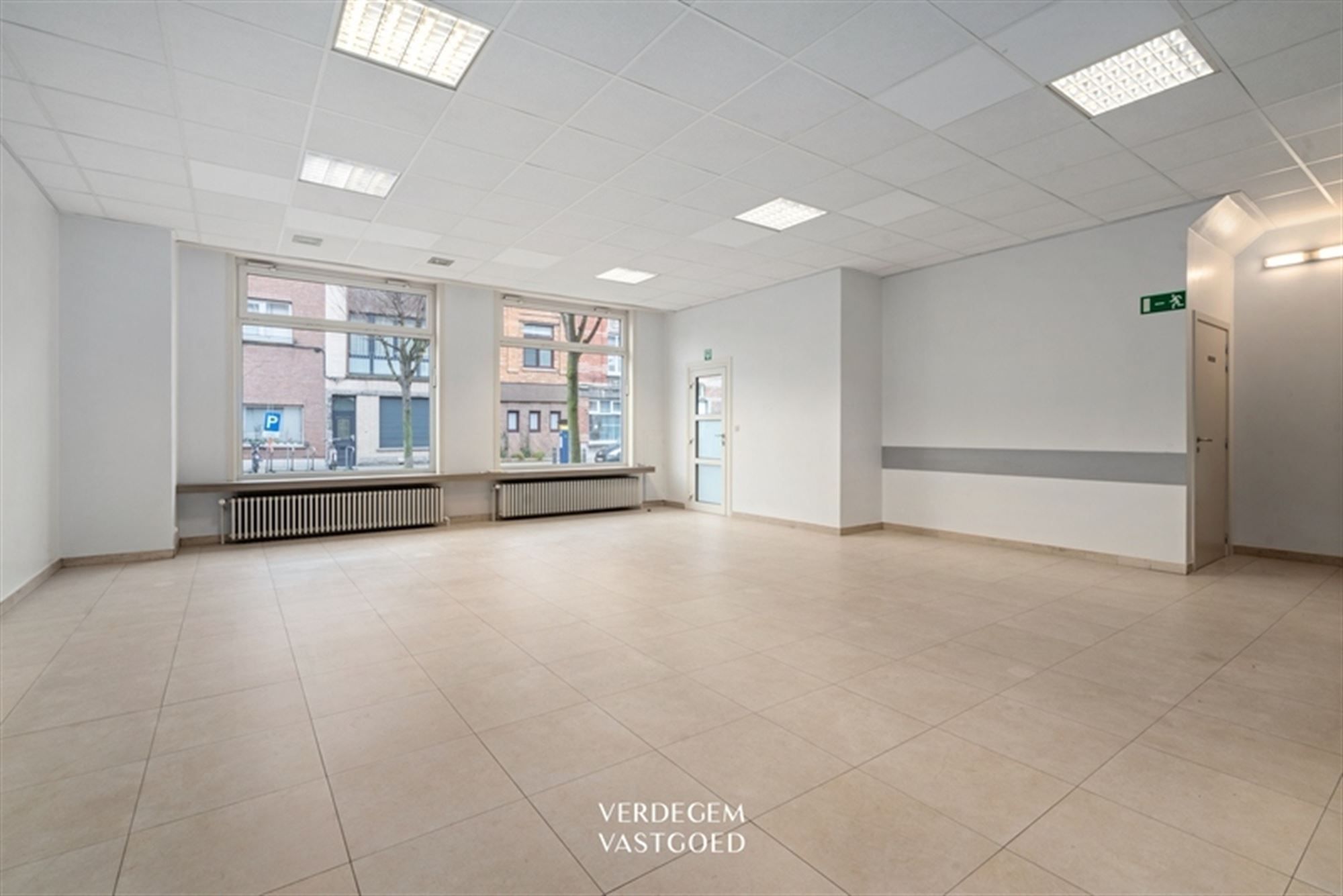 Handelspand van 216m² op uitstekende locatie foto 3