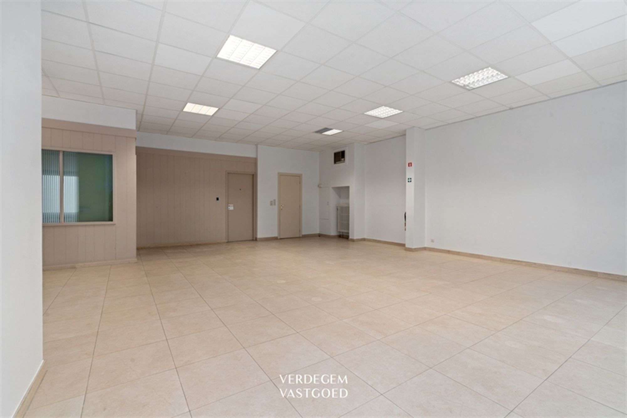 Handelspand van 216m² op uitstekende locatie foto 3