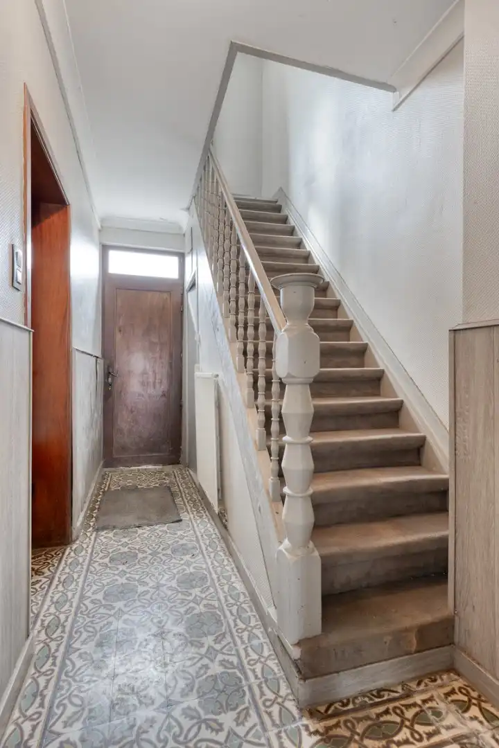 Half open bebouwing (hoeve) met 5 slaapkamers, tuin, terras en zeer ruime garage in Oorbeek (Tienen)! – EPC 730 kWh/m² - bewoonbare opp. 195 m² foto 2