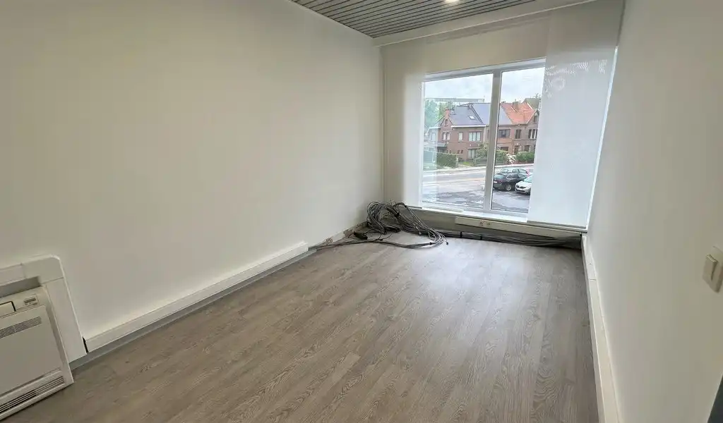 Kantoren te koop in opbrengsteigendom aan klaverblad in Gent foto 19