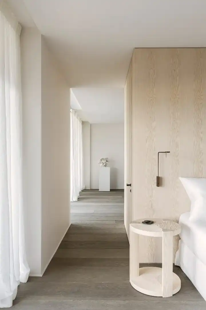 Uitzonderlijk stijlvol en tot in de perfectie afgewerkt appartement met frontaal zeezicht vanaf het gelijkvloerse terras – Residentie Blanke Top foto 10