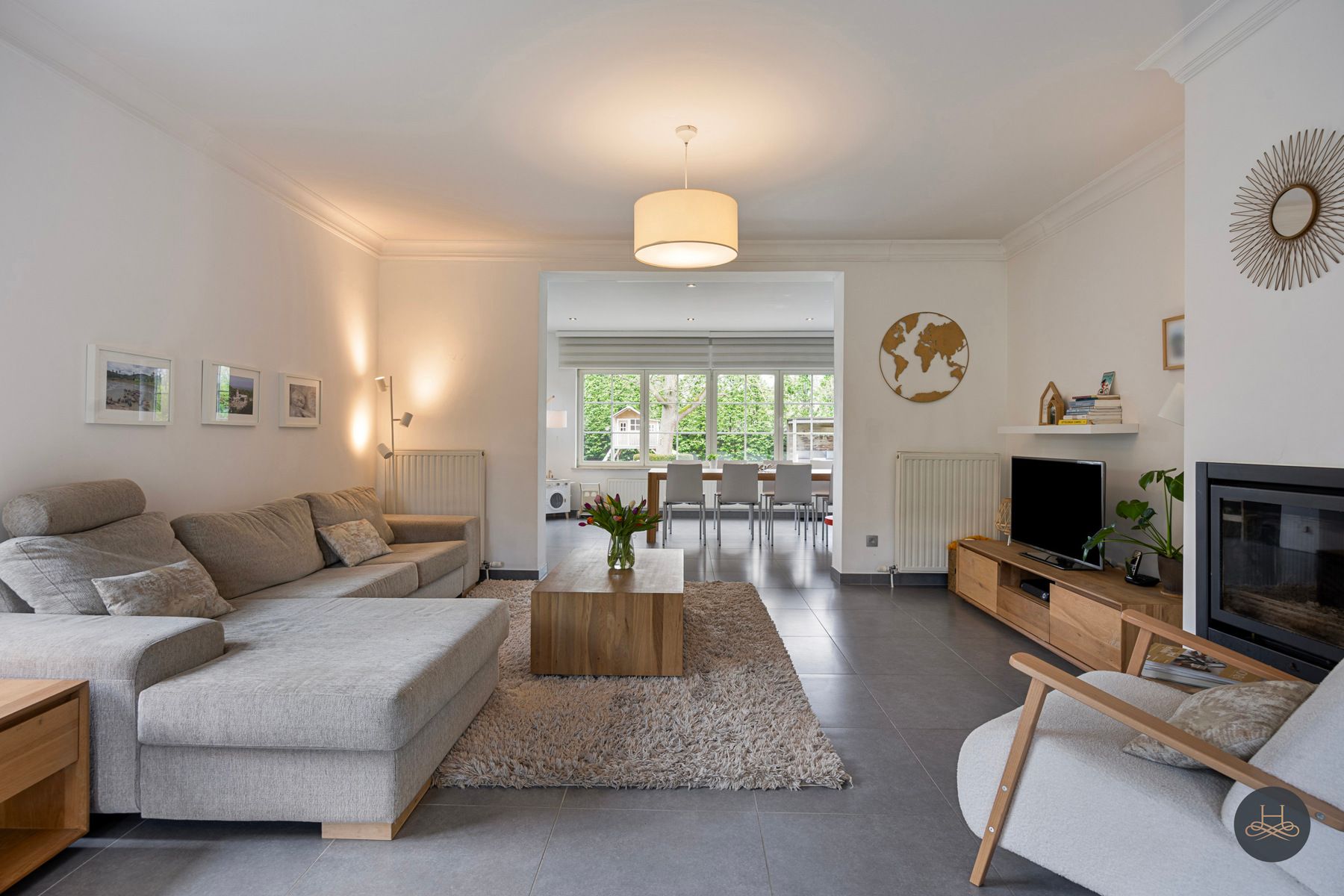 Rustig gelegen, gerenoveerde open woning met prachtige tuin foto 6