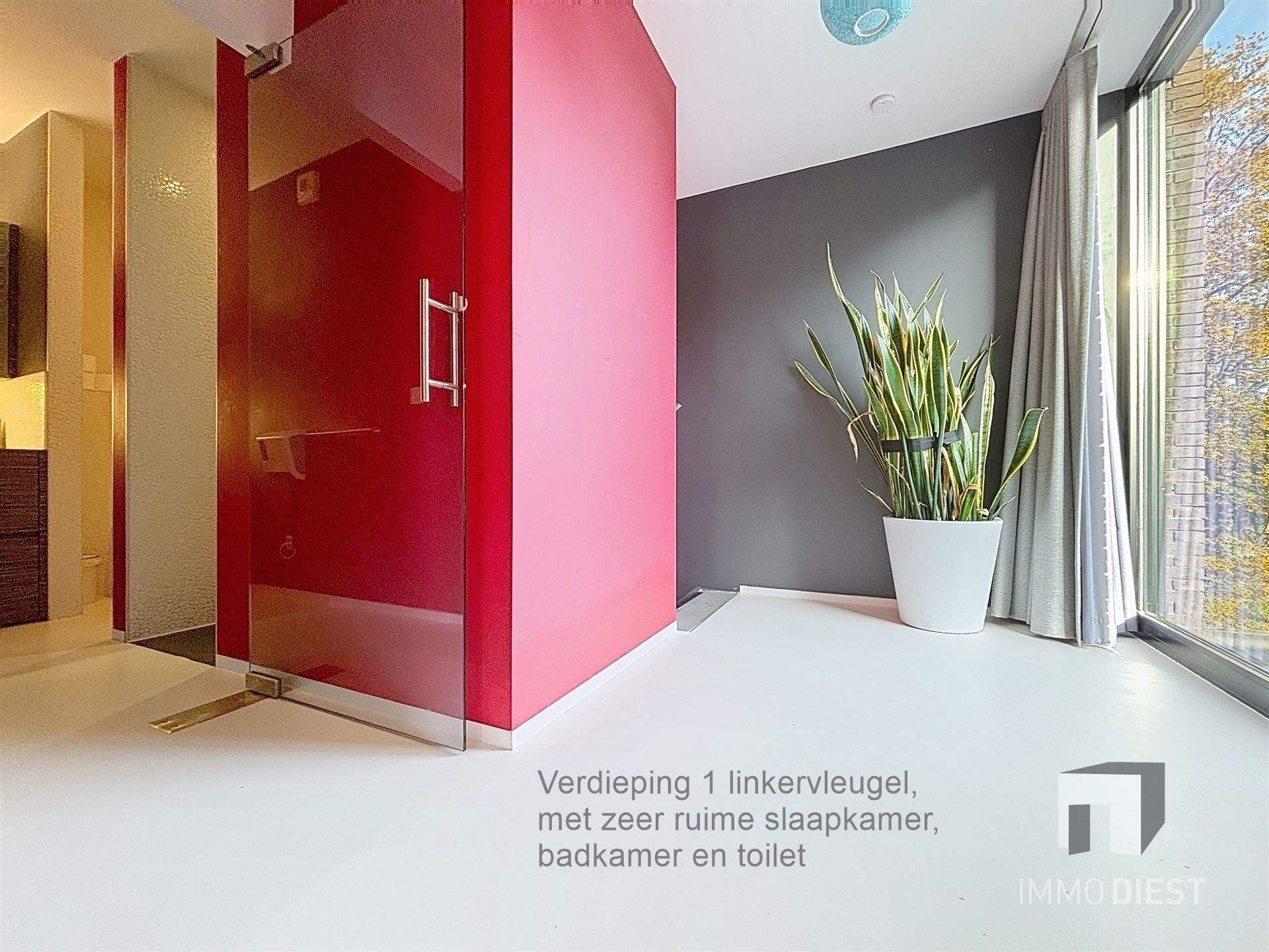 Moderne en strakke villa met veel lichtinval foto 29