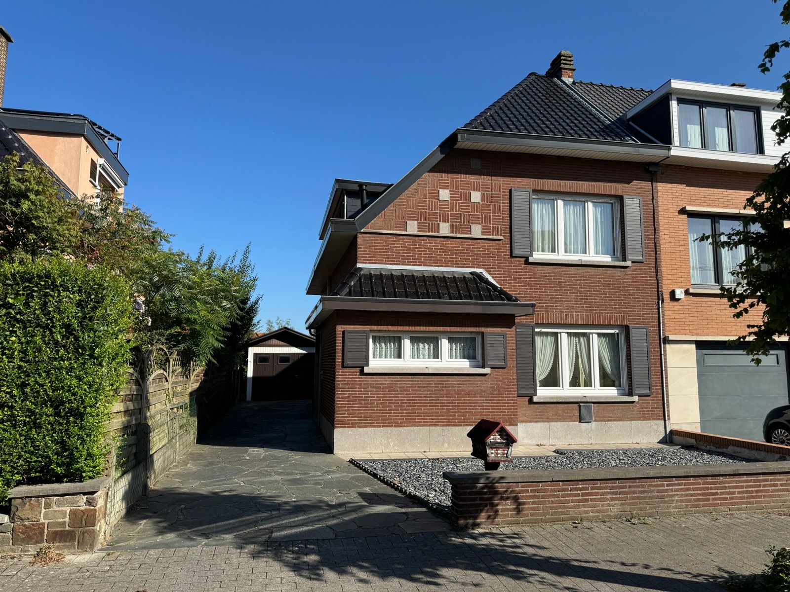 Rustig gelegen driegevelwoning met 3 slaapkamers foto 1