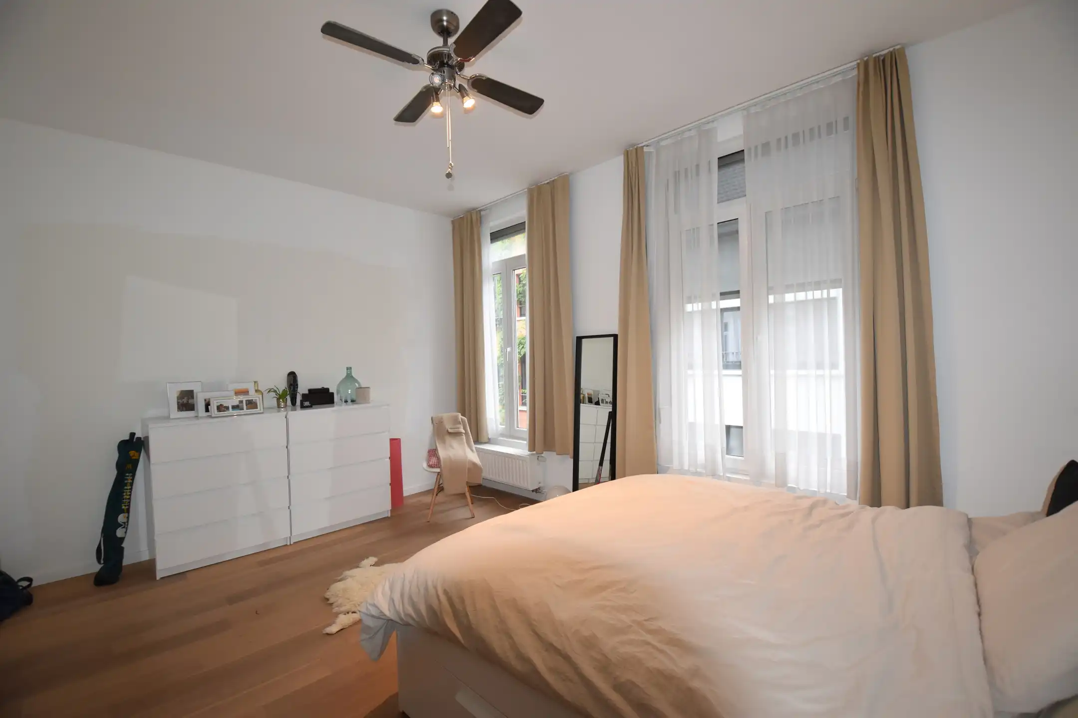 ANTWERPEN - CENTRUM  - Ruim drie slaapkamer appartement  foto 8