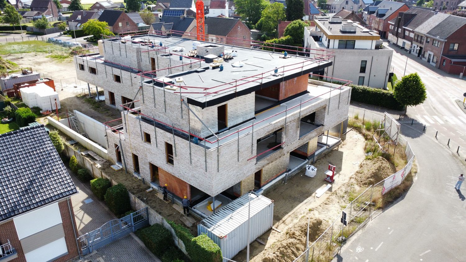 Instapklaar nieuwbouw appartement met 2 slaapkamers, terras, autostaanplaats en berging te Kinrooi foto 3