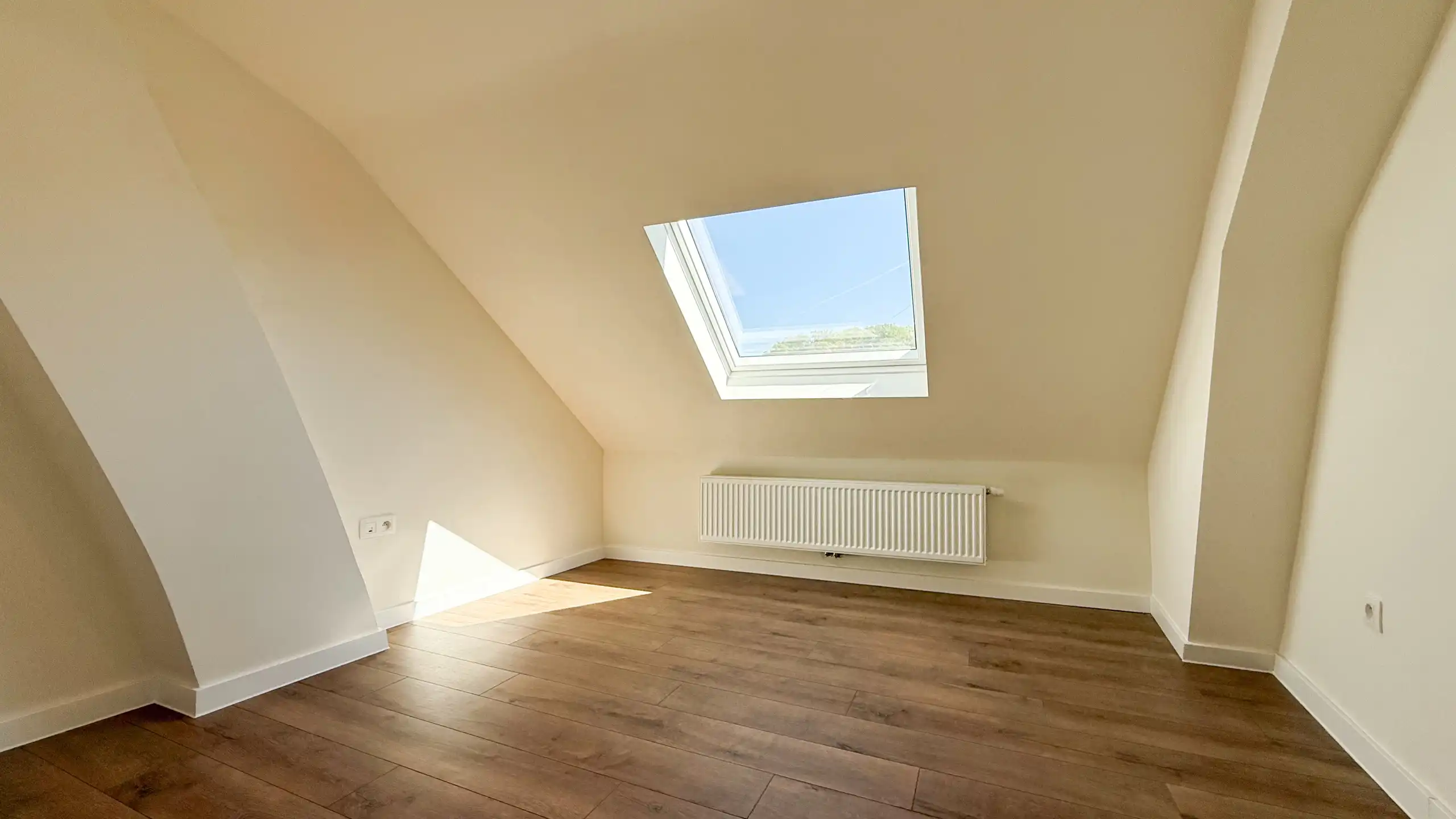 Unieke investeringspand, volledig vernieuwd, handel+ 2app! foto 67