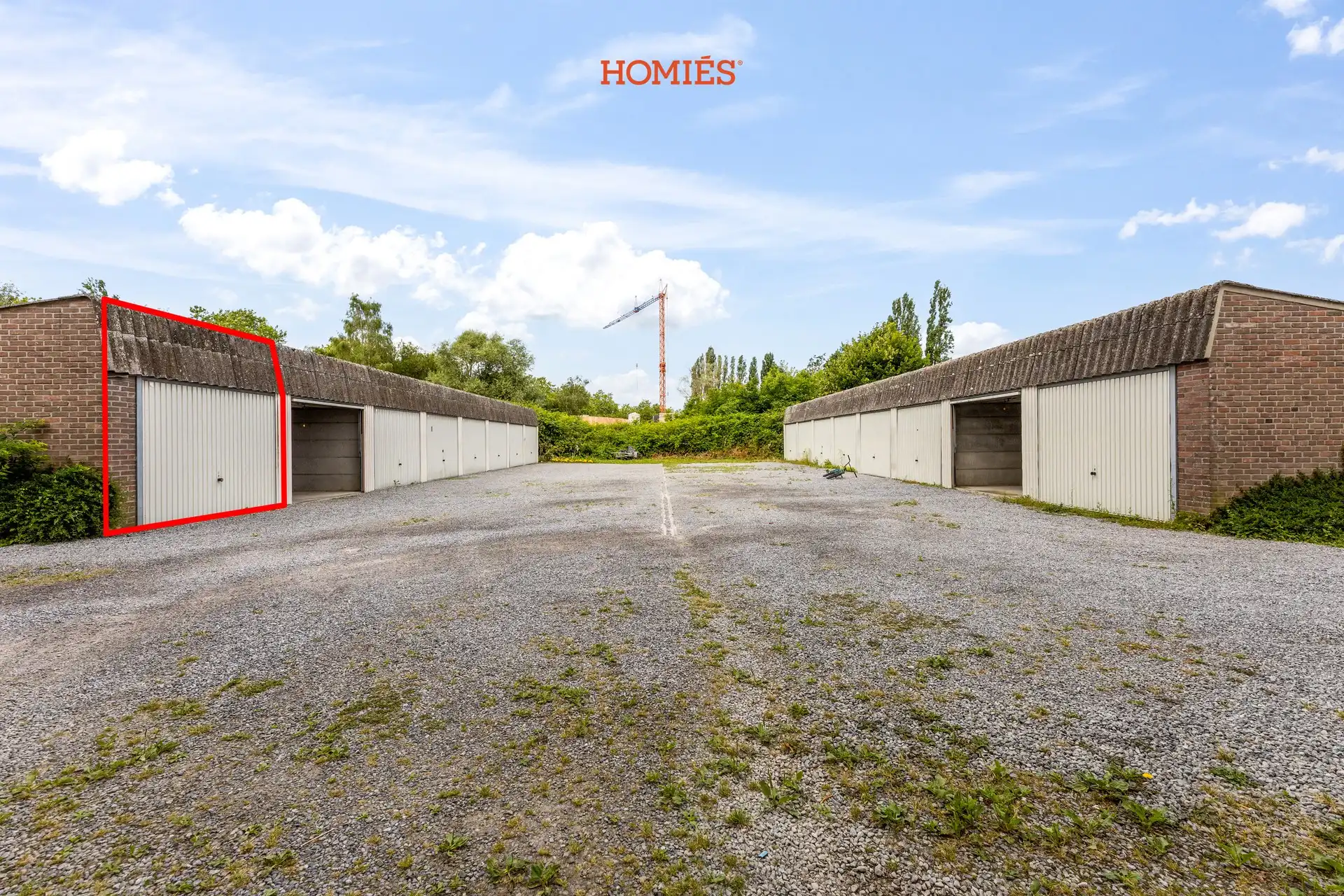 Instapklaar en vernieuwd 2-slaapkamerappartement met garage foto 16