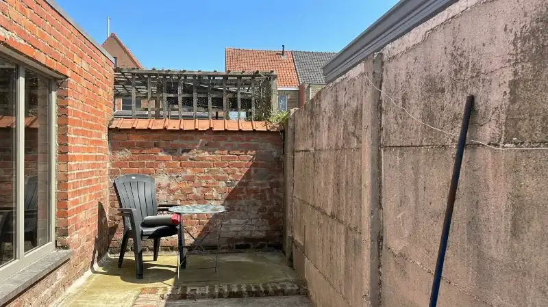 Gerenoveerde 3-slaapkamerwoning met ruim TERRAS te huur in Sint-Michiels Brugge foto 14