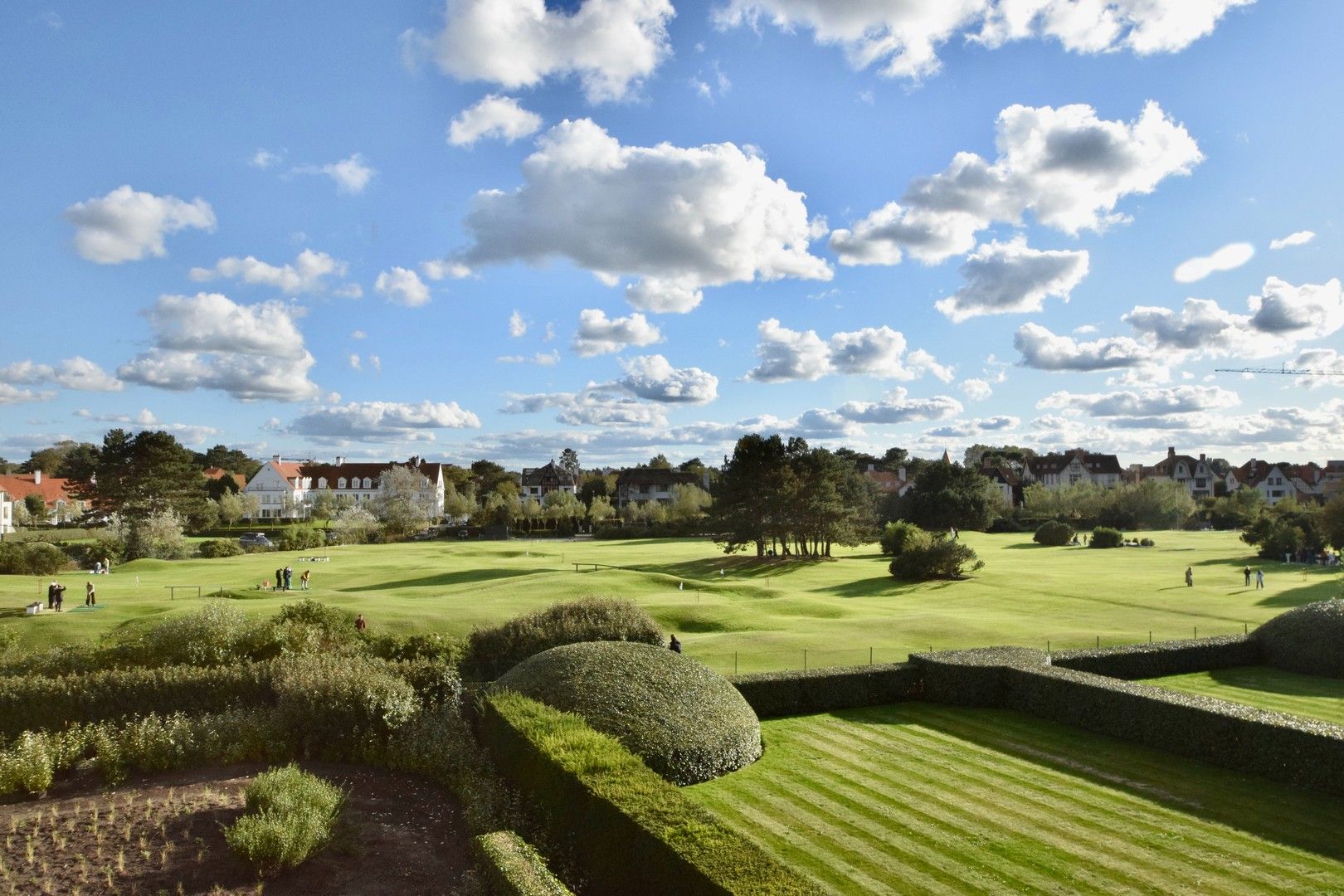 Overname aandelen met in zijn actief een ruim hoekappartement met zicht op de Approach Golf en zuidgerichte terrassen in hartje Zoute. foto 23