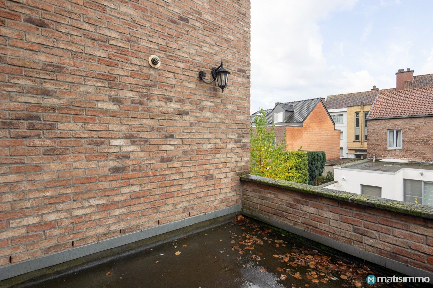 HANDELSGELIJKVLOERS MET CHARMANTE WONING AAN CENTRUM TONGEREN foto 8