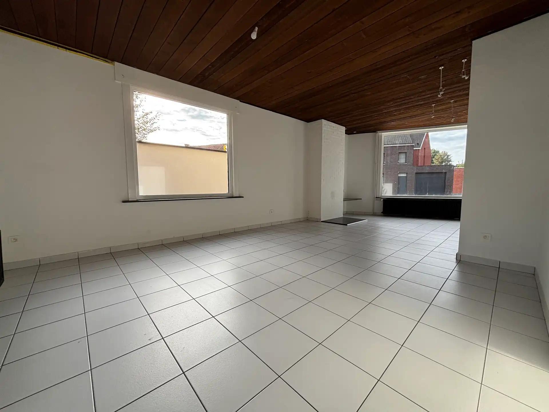 Ruime halfopen bebouwing met 4 slaapkamers en tuin foto 12