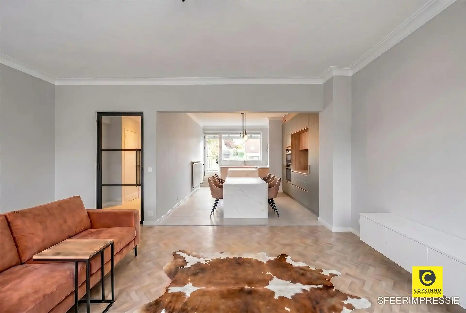 Ruime multifunctionele woning met parking foto 8