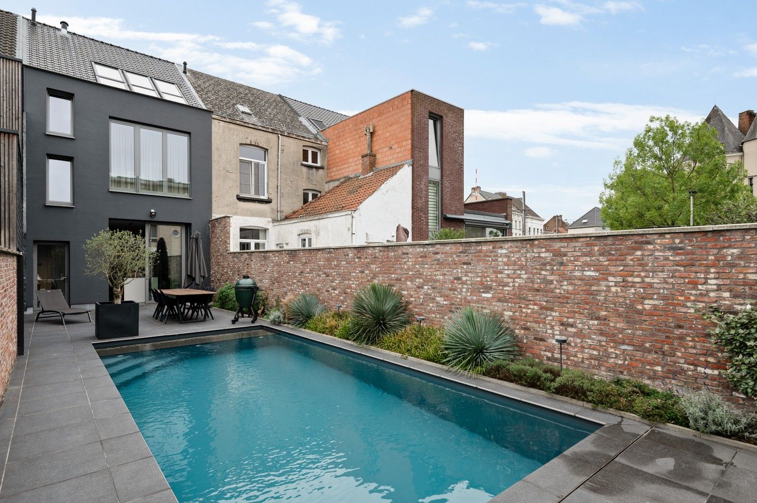 Prachtig en hedendaags gerenoveerde woning met zwembad te Lier foto 26