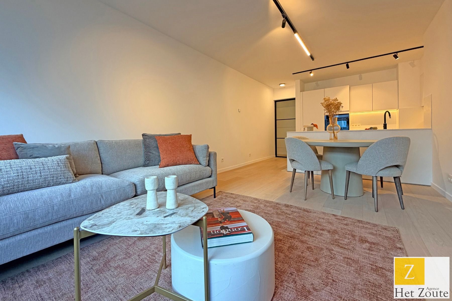 Gerenoveerd appartement vlakbij het Van Bunnenplein foto {{pictureIndex}}