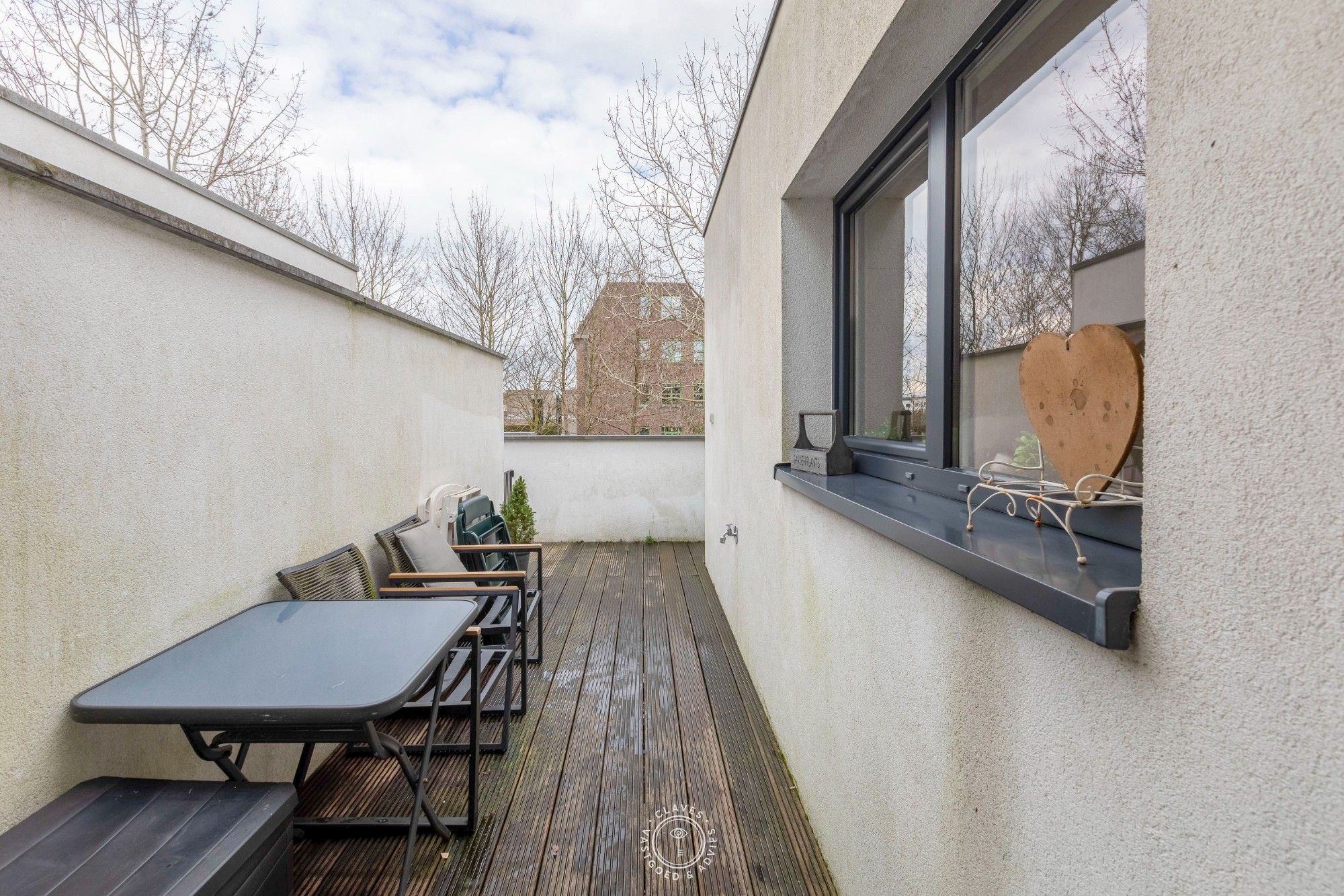Welgelegen en kwalitatief triplex-appartement met 3 slaapkamers foto {{pictureIndex}}