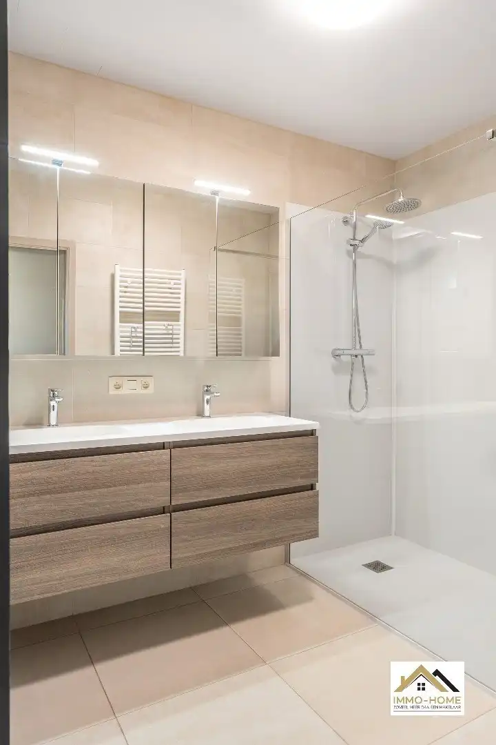 Vrijstaande woning met ruime tuin en open zicht!  foto 14