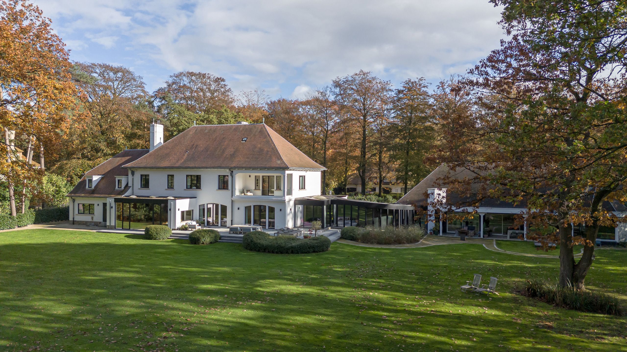 Prachtige recent totaal gerenoveerde villa op ca. 9.568 m² foto 35
