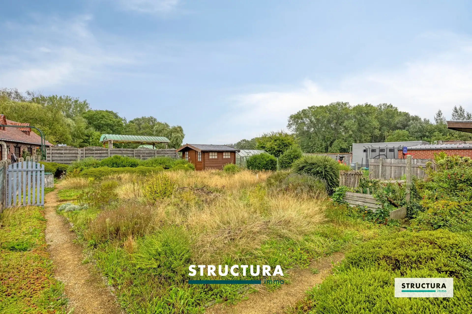 Woning met tuin en garage/atelier, gelgen in alle rust! foto 33
