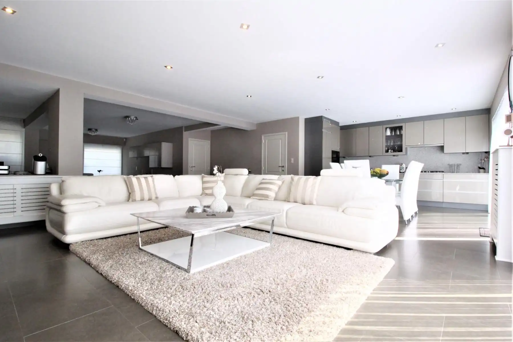 Wilrijk | Moderne woning 4 slpks met  tuin  en parking foto 3