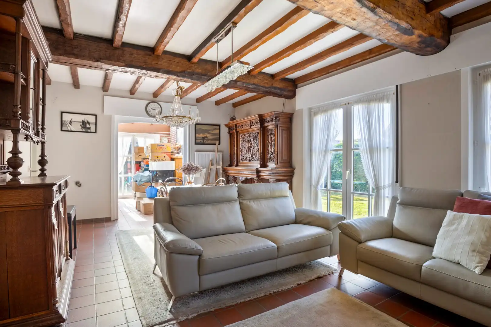 Alleenstaande woning in een doodlopende straat in een residentiële wijk! foto 2