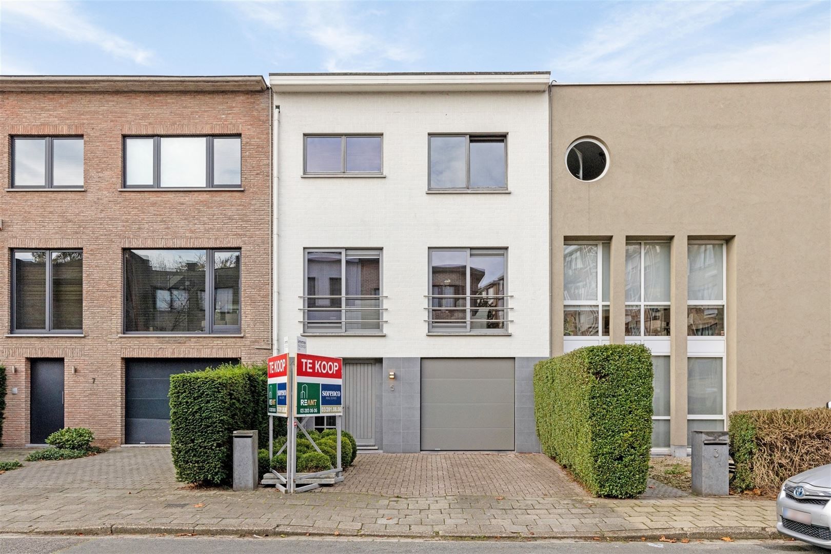 SCHITTERENDE instapklare woning op 257m² met 4 SLPK en 2 BDK - inpandige garage met oprit. foto 28