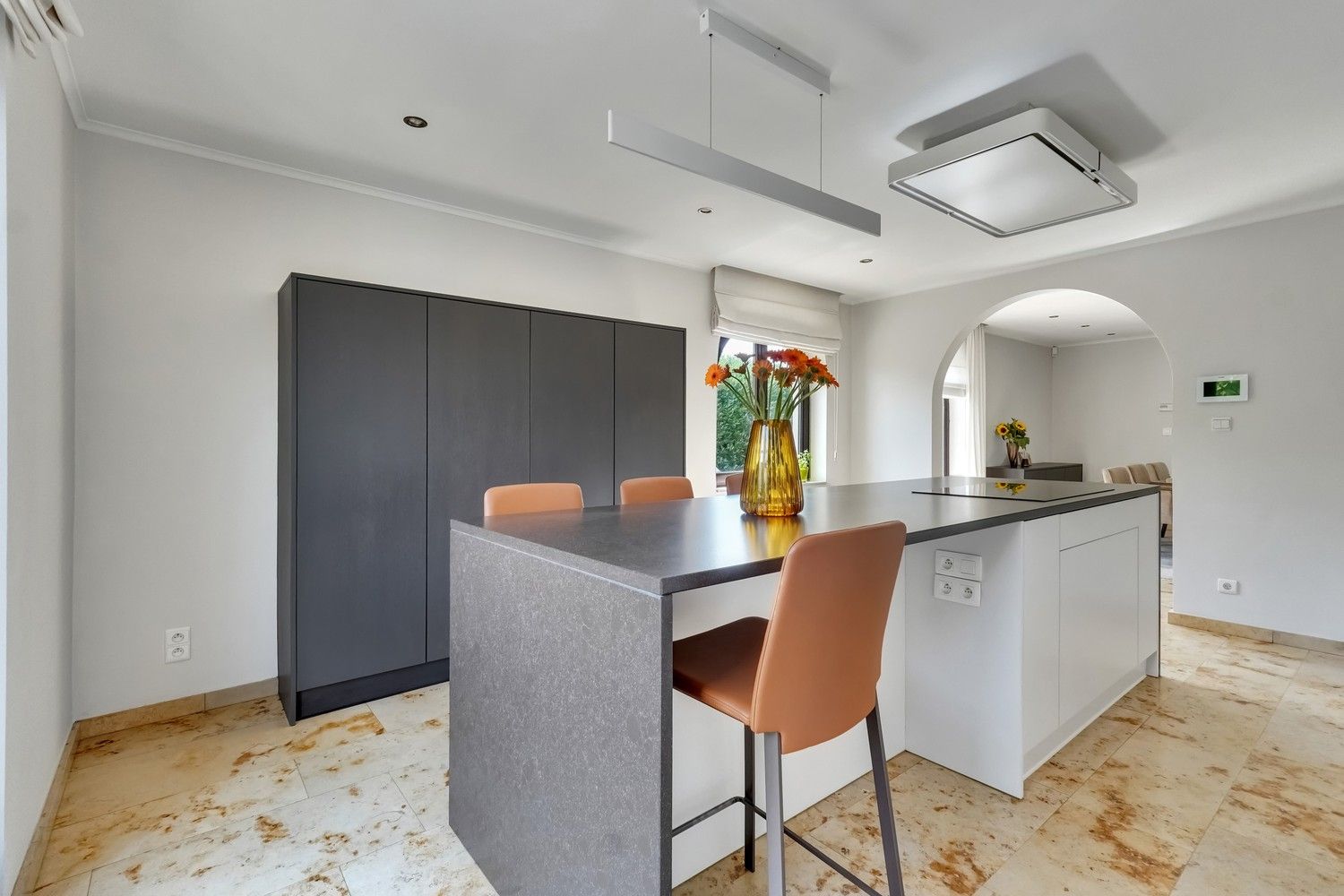 Uitstekend gelegen, gerenoveerde villa op 10a foto 18