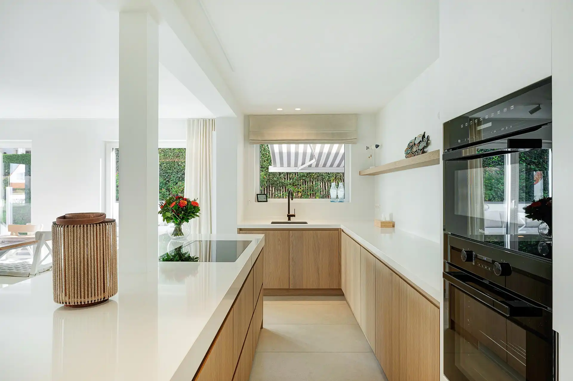 Exclusief gerenoveerd hoekappartement met 3 slaapkamers en riant zonneterras van 40 m² foto 6
