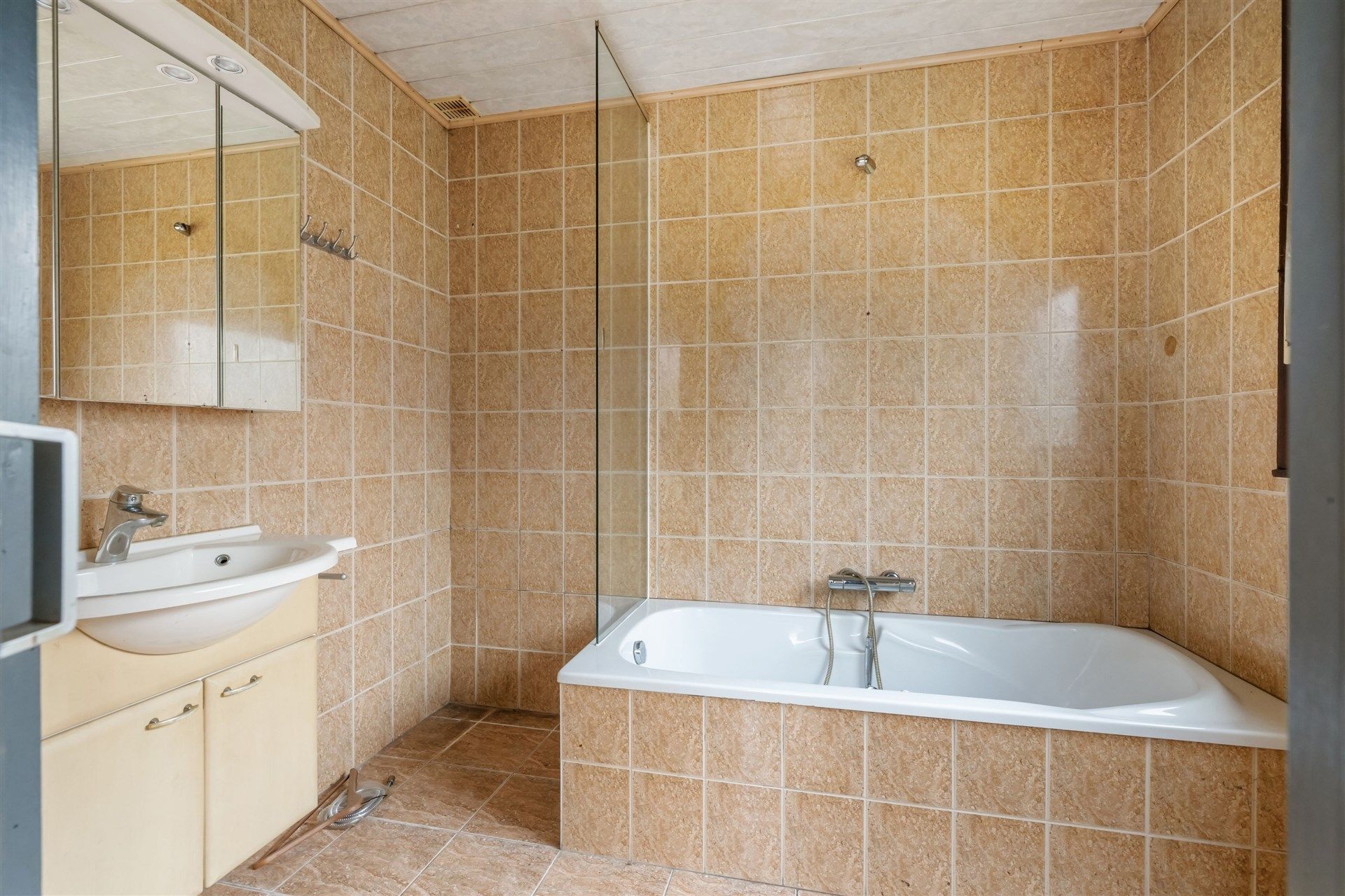 Te renoveren gezinswoning nabij de dorpskern van Sint-Pauwels foto 10