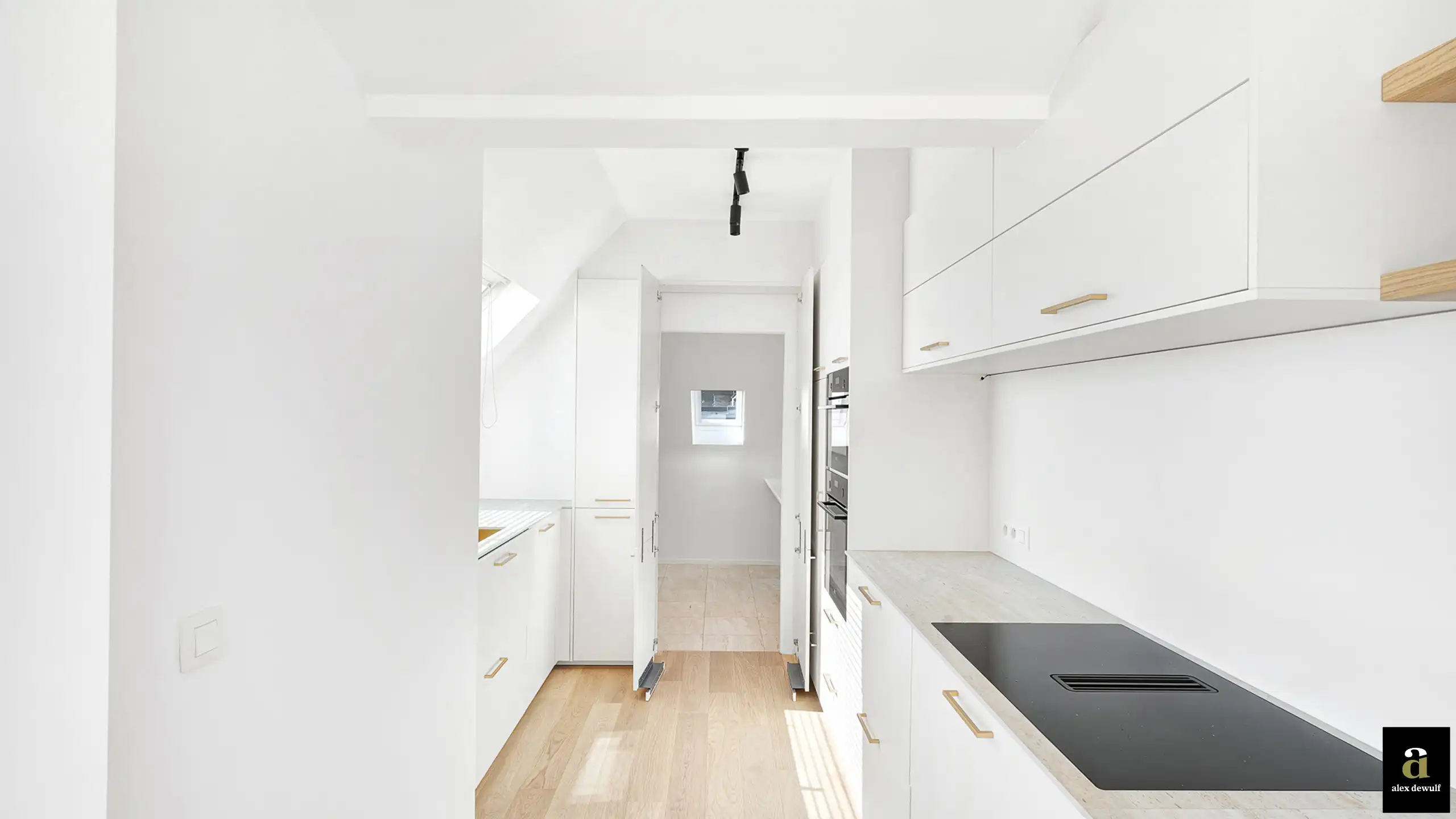 Ruim duplexappartement met vier slaapkamers en zonnig terras in Duinbergen. foto 13