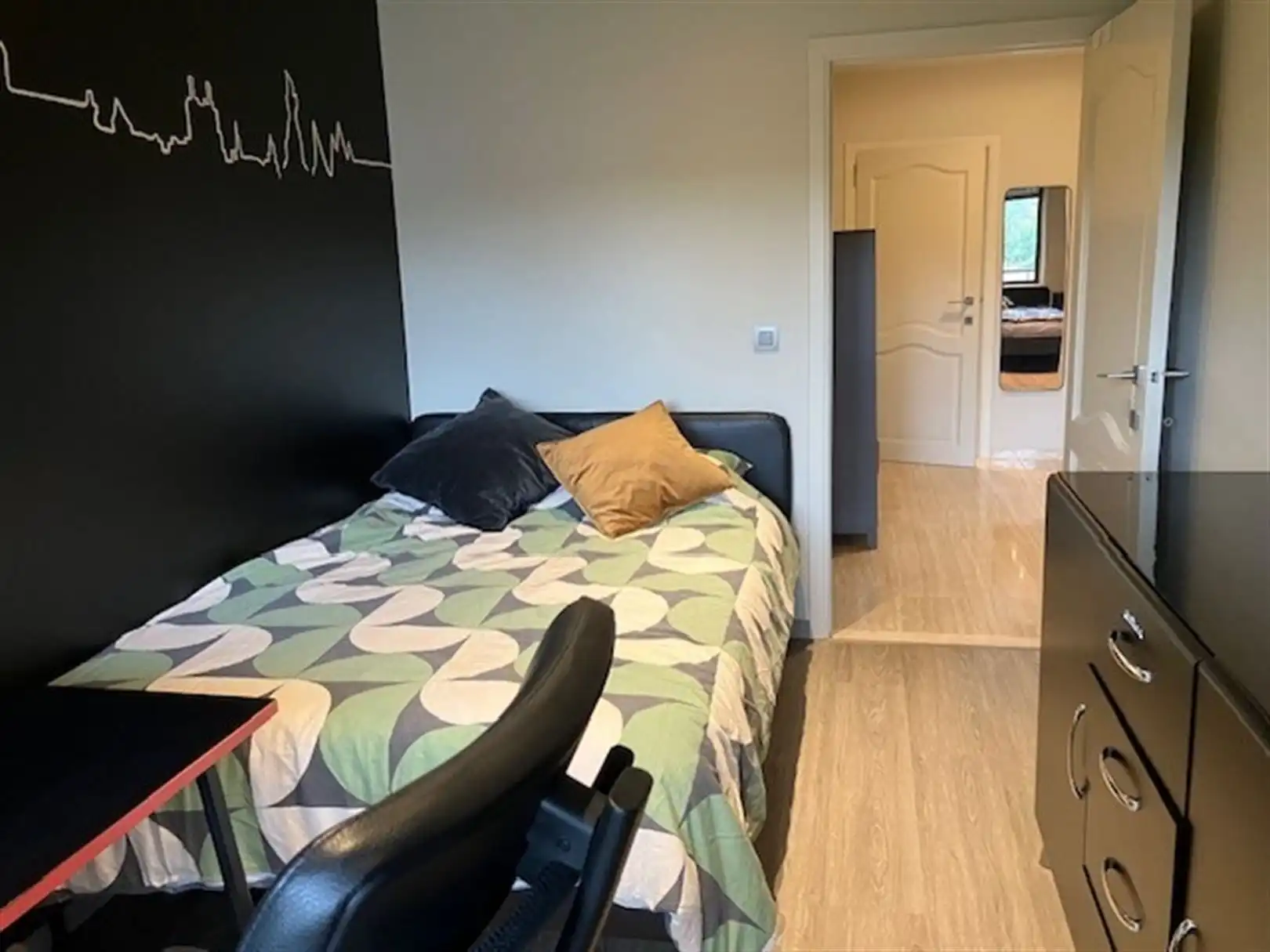 Luxueus gemeubeld 3-slaapkamerappartement met garage foto 9