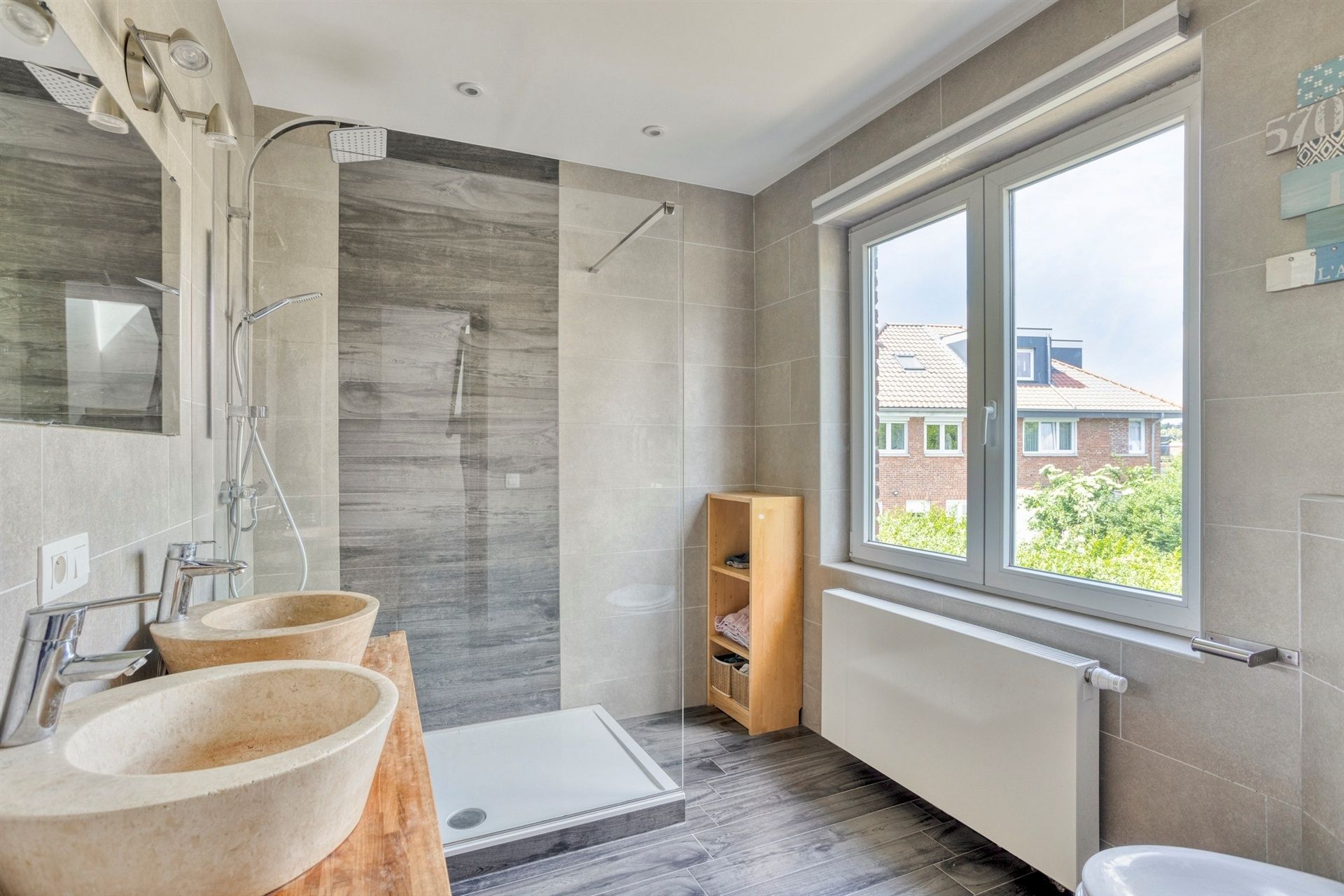 Gerenoveerde woning met 3 kamers en ZW-gerichte tuin foto 18