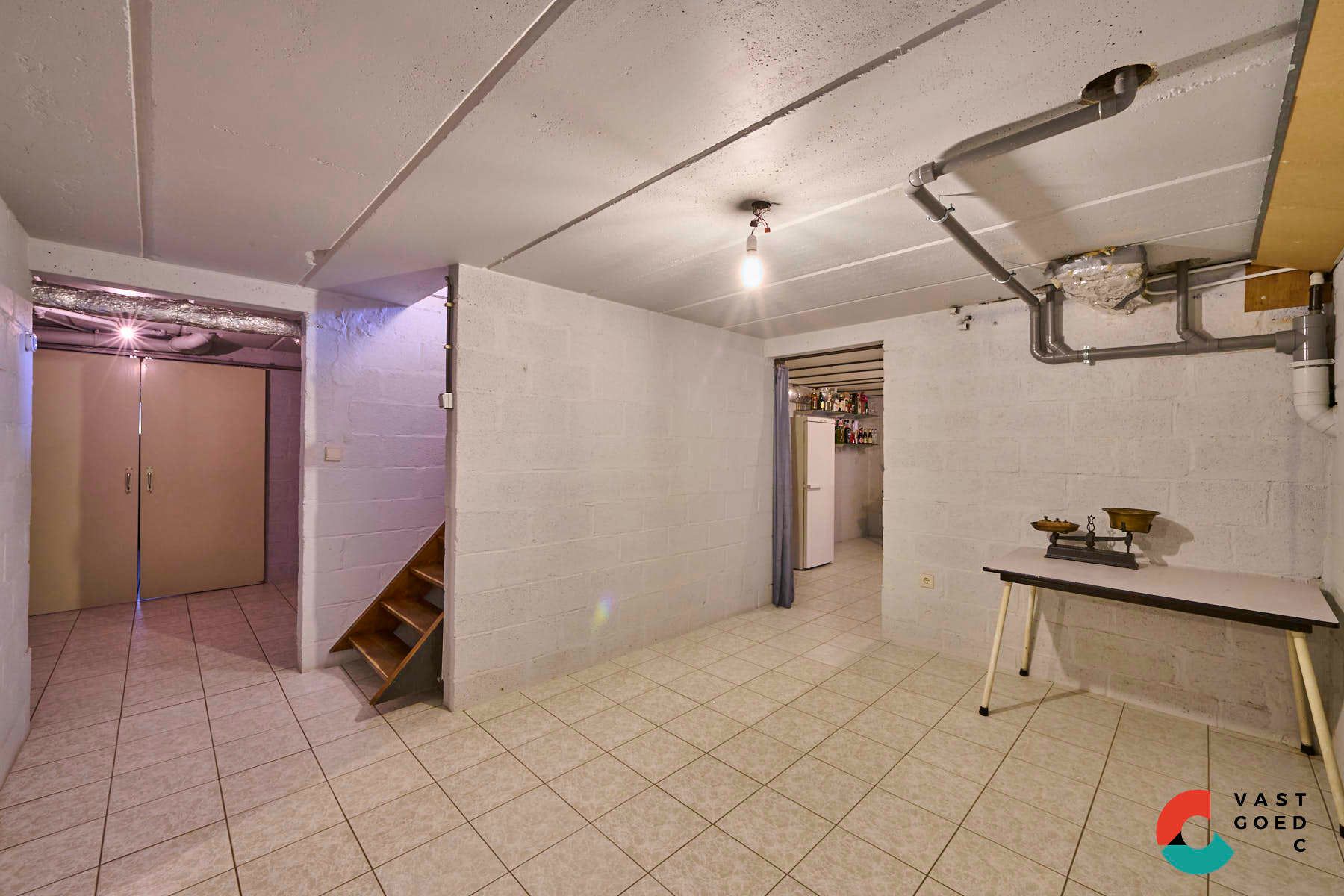 Ruime gezinswoning omringd door groen op een perceel met vrij uitzicht foto 14