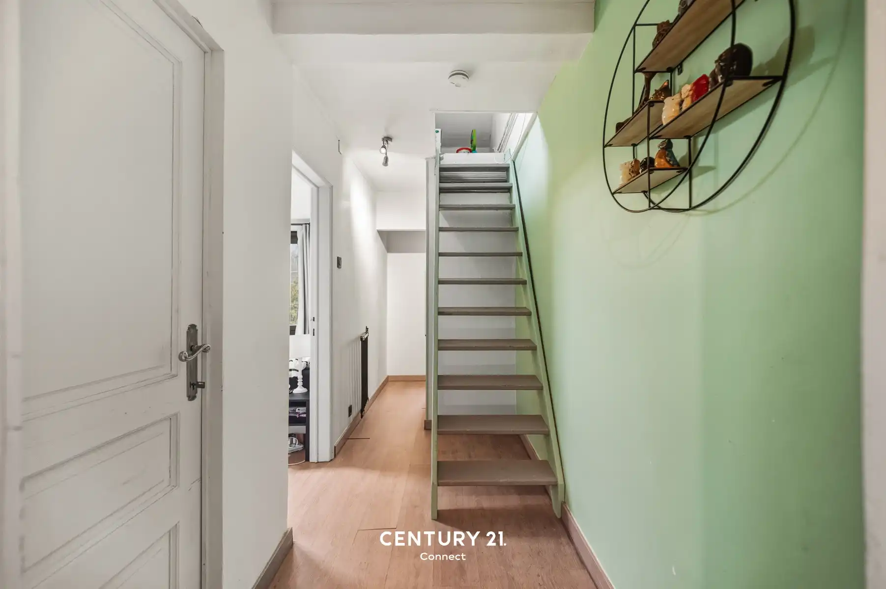 Stadswoning met tuin en dubbele garage foto 13