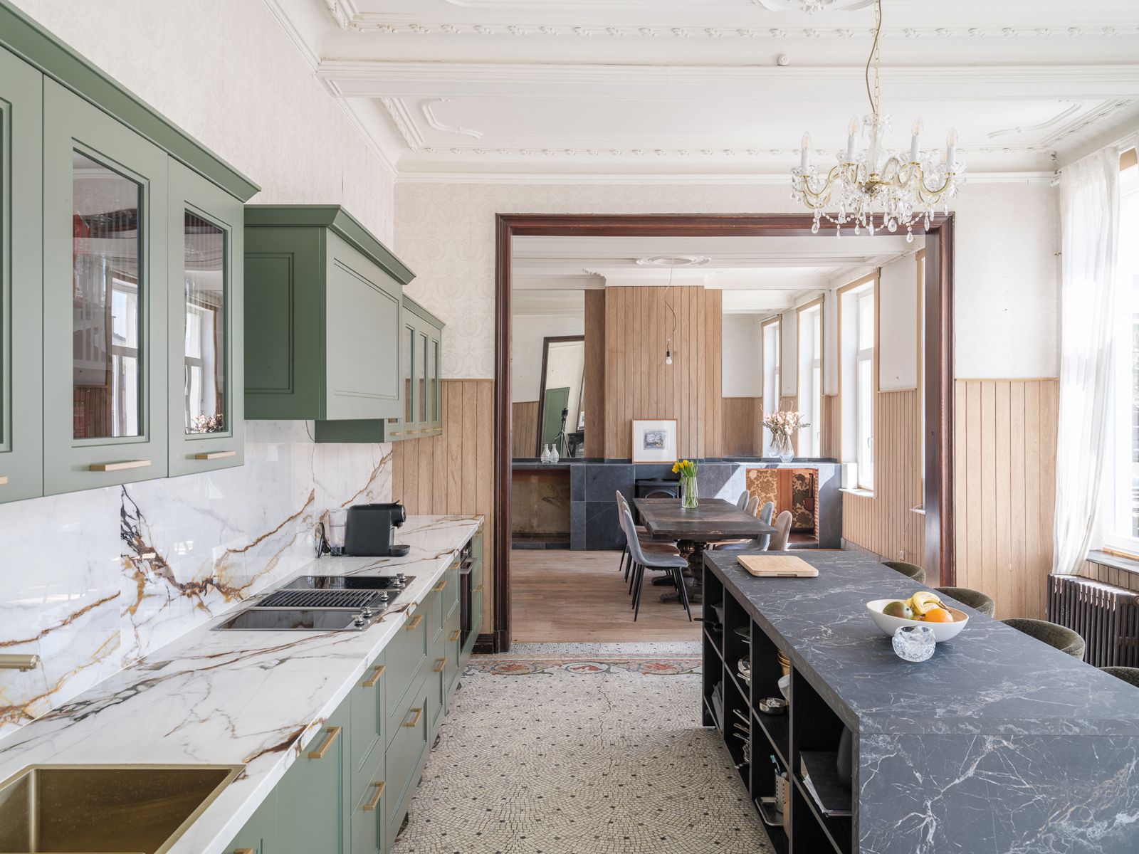 Karaktervolle woning met prachtige tuin in centrum Ronse! foto 7