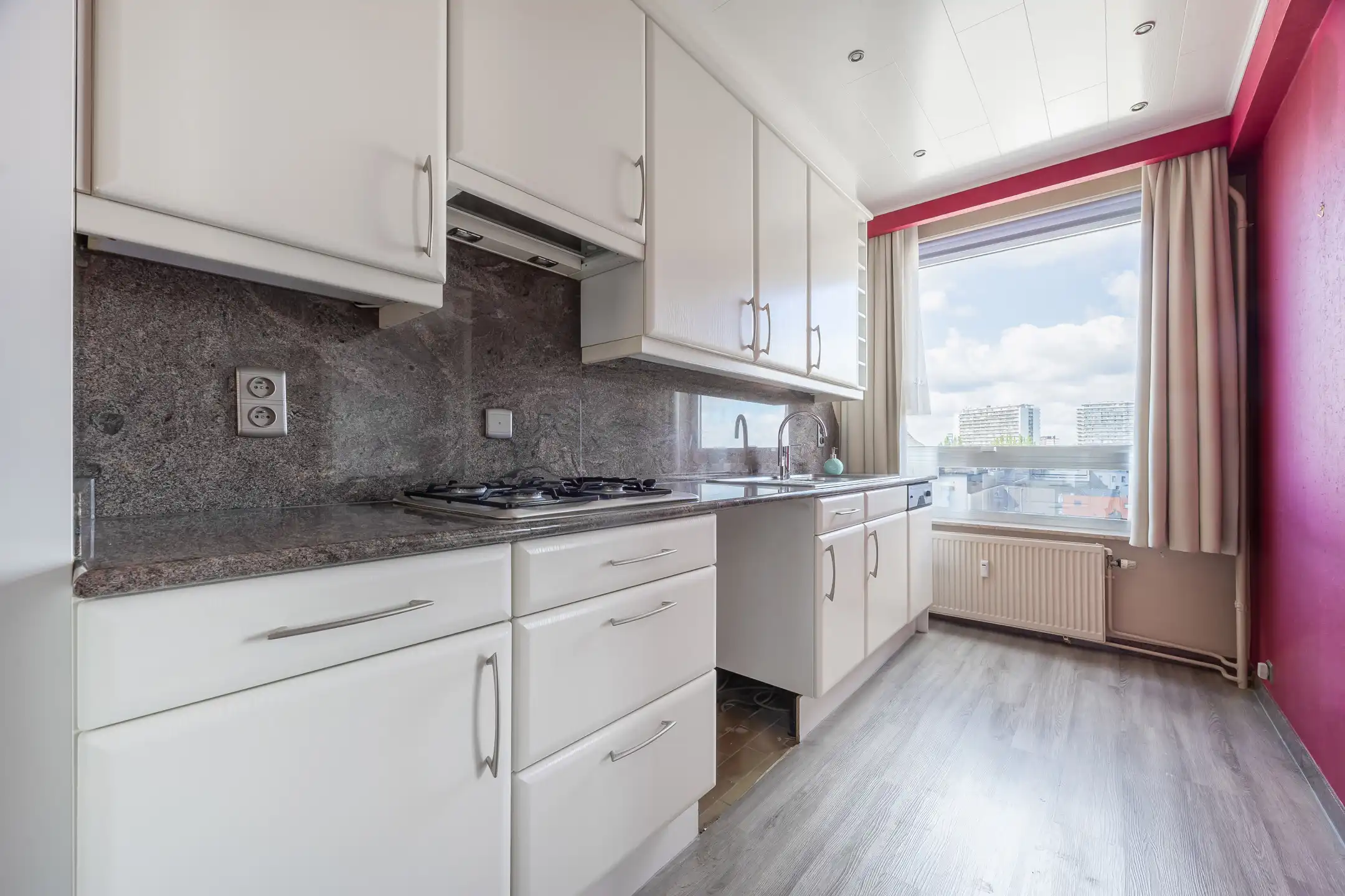 Mooi centraal gelegen appartement met 2 slaapkamers en terras foto 6