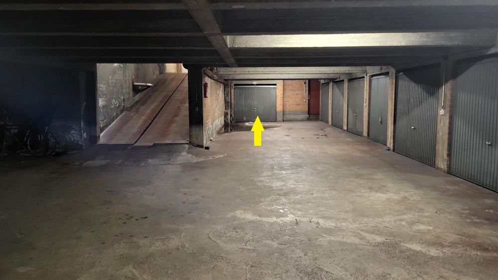 Garagebox te Antwerpen  foto {{pictureIndex}}